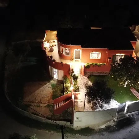 Stella Rossa - Spacious 3br Family House Near Agios Gordios ヴィラ *