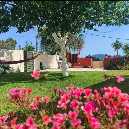 Stella Rossa - Spacious 3br Family House Near Agios Gordios ヴィラ