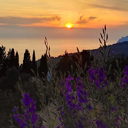 Stella Rossa - Spacious 3br Family House Near Agios Gordios ヴィラ