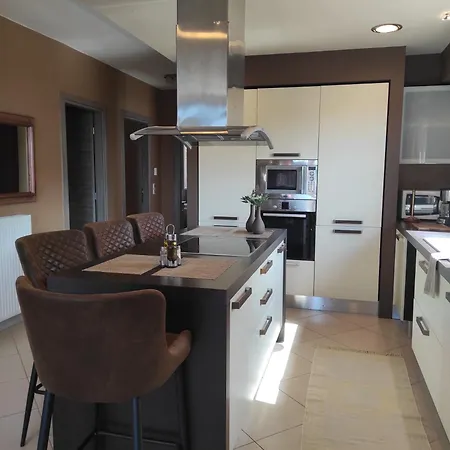 Stella Rossa - Spacious 3br Family House Near Agios Gordios Áno Garoúna