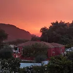 Stella Rossa - Spacious 3br Family House Near Agios Gordios * Áno Garoúna